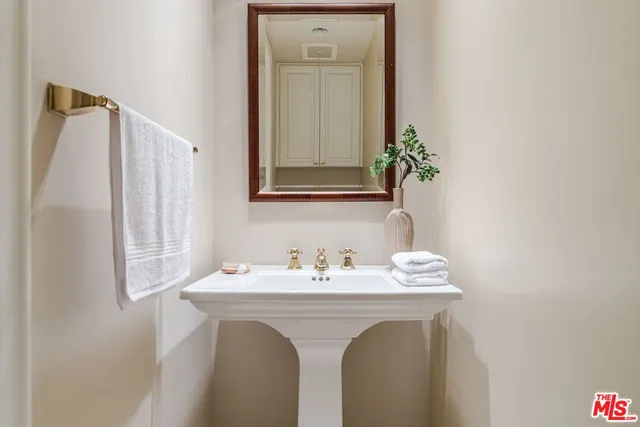 $1,495,000 | 11847 Gorham Avenue, Unit 410, Los Angeles, CA 90049