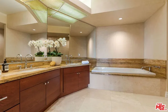 $1,495,000 | 11847 Gorham Avenue, Unit 410, Los Angeles, CA 90049