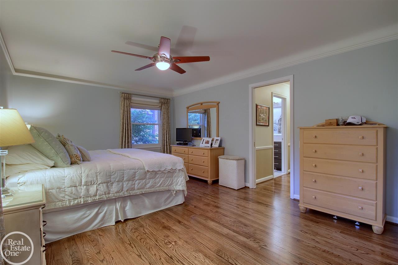 311 Cloverly Road Grosse Pointe Farms, MI 48236 - Photo 16 of 34