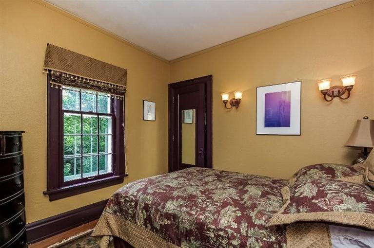 1044 Ferdon Road Ann Arbor, MI 48104 - Photo 26 of 41 Bedroom 3 on the second floor