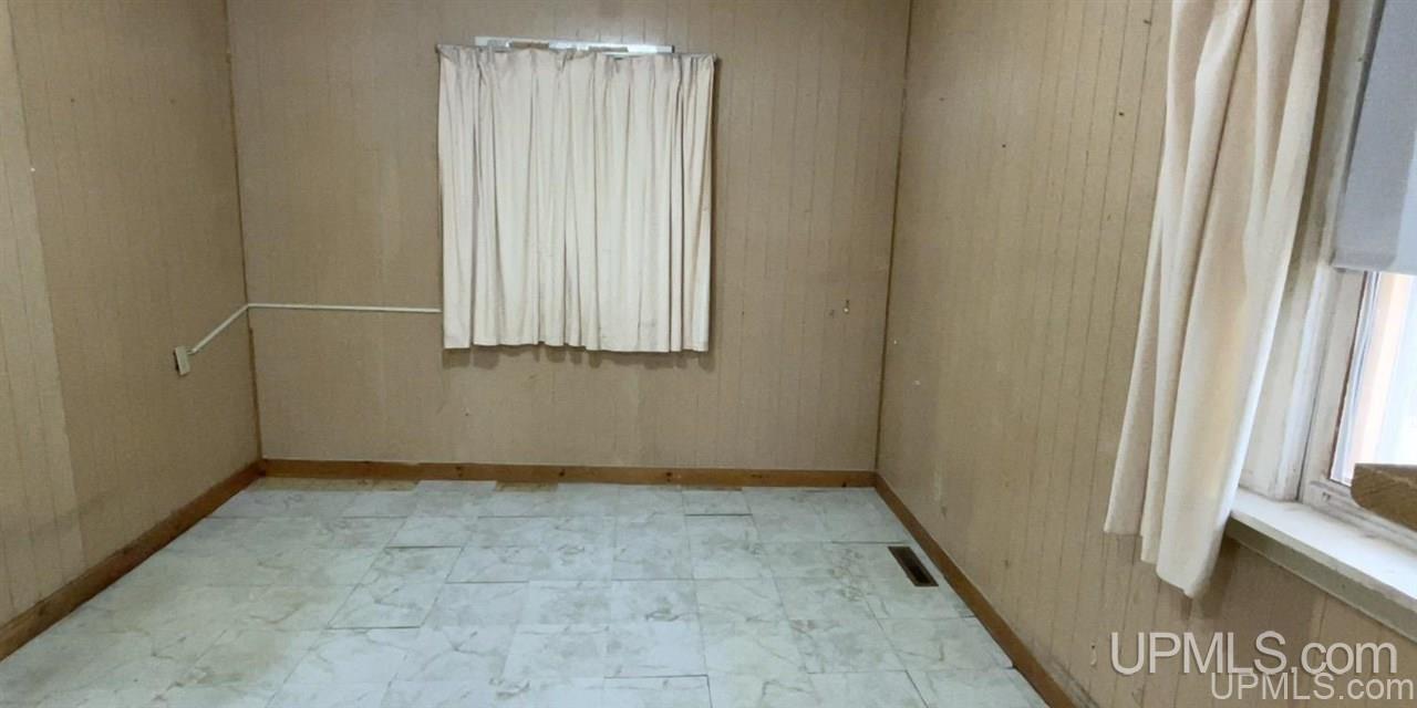 605 West Spring Street Marquette, MI 49855 - Photo 8 of 25
