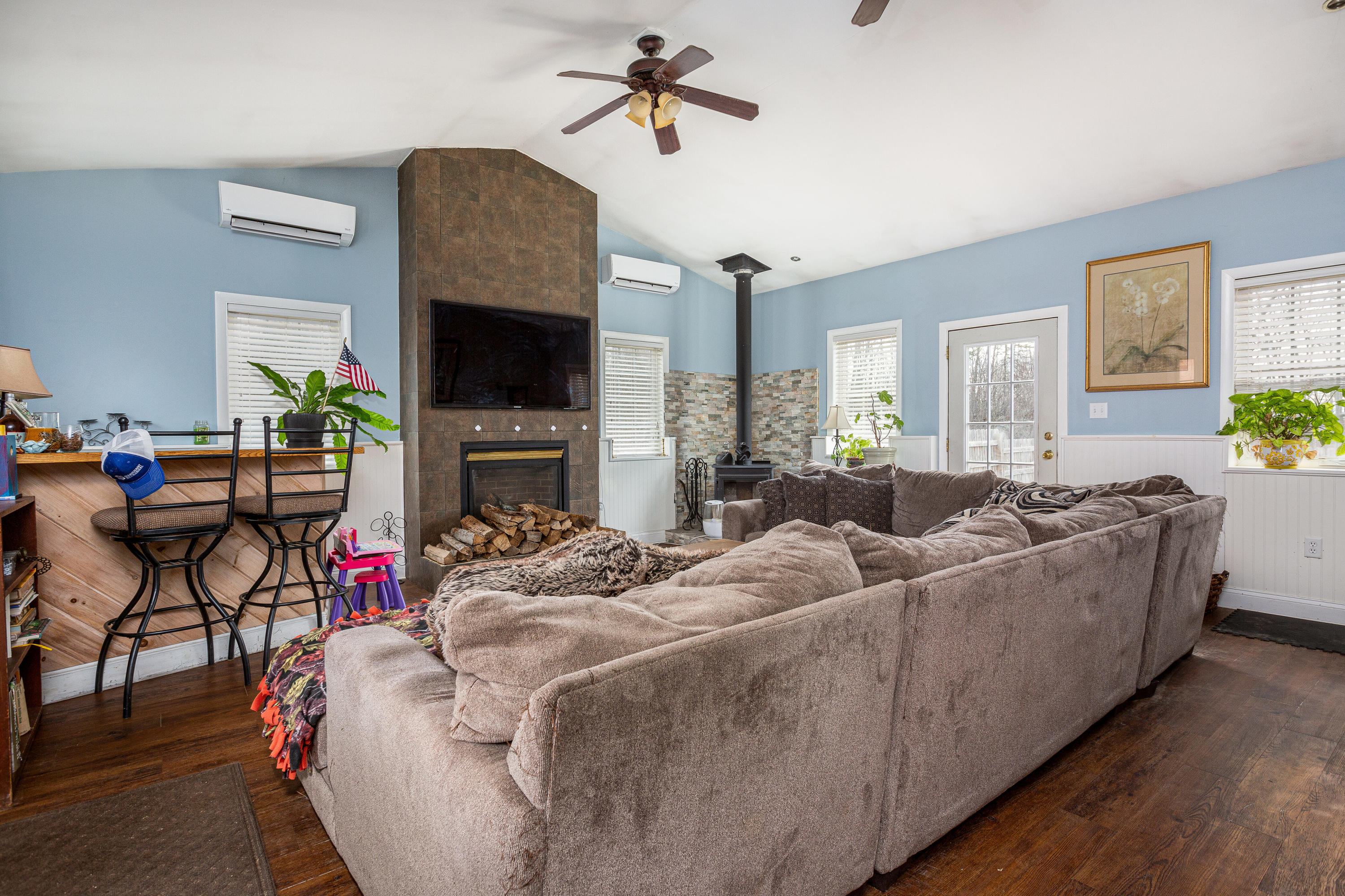 446 Intervale Road New Gloucester, ME 04260 - Photo 8 of 26 446 Intervale Rd New-print-005-004-Livng