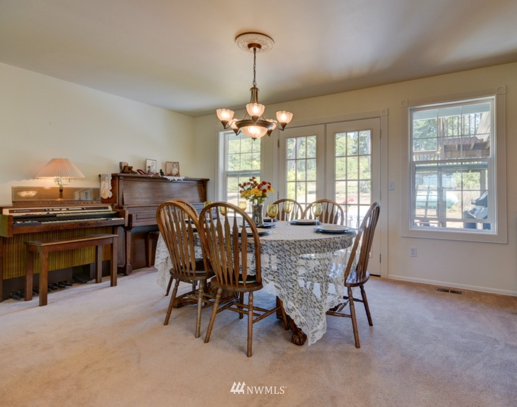 4650 Moran Road Oak Harbor, WA 98277 - Photo 6 of 25 Gallery Image 6