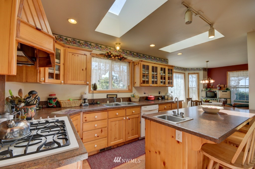 4650 Moran Road Oak Harbor, WA 98277 - Photo 7 of 25 Gallery Image 7