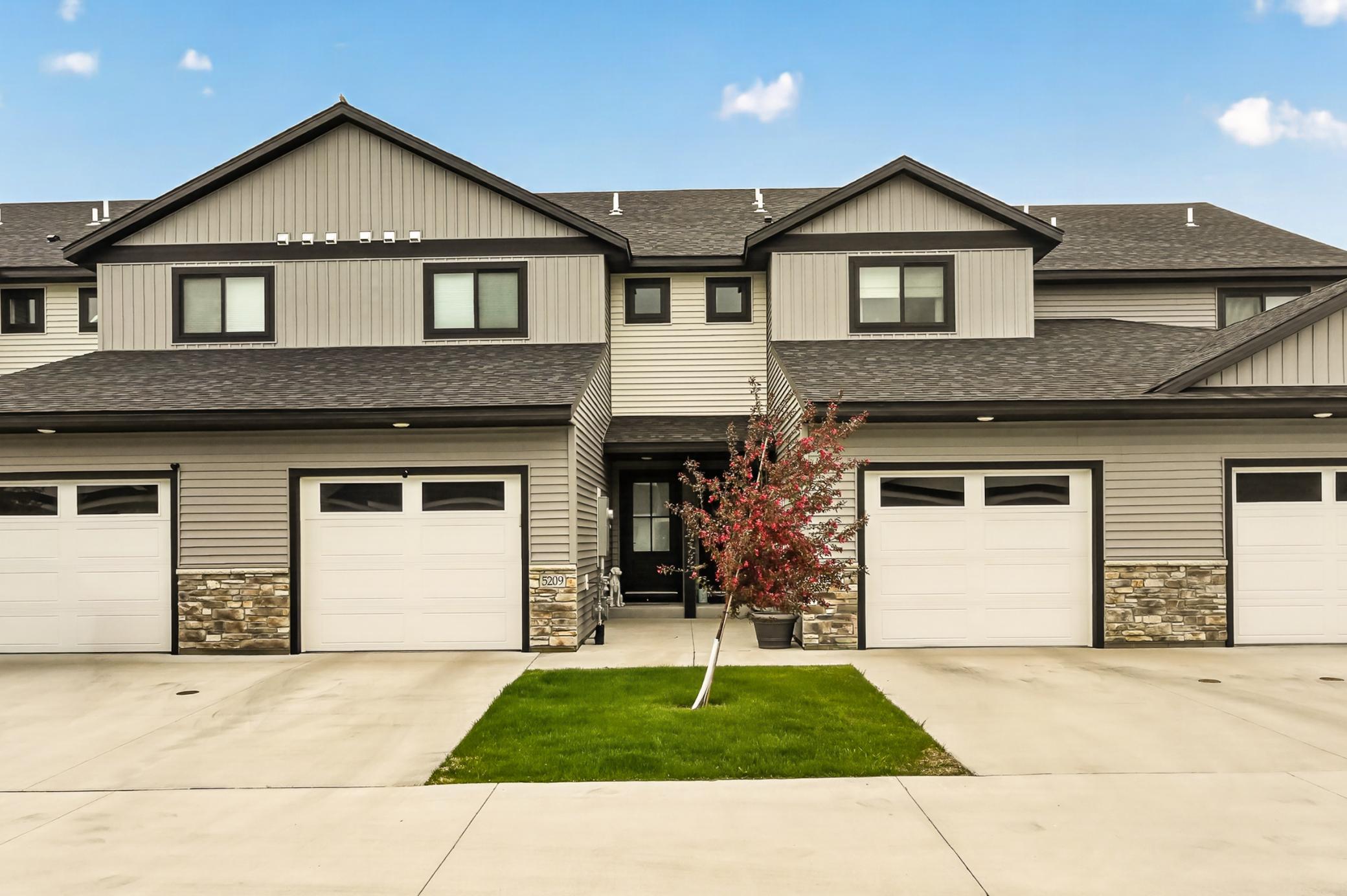 5205 Harvest Sq Place Northwest Rochester, MN 55901 - Photo 2 of 28