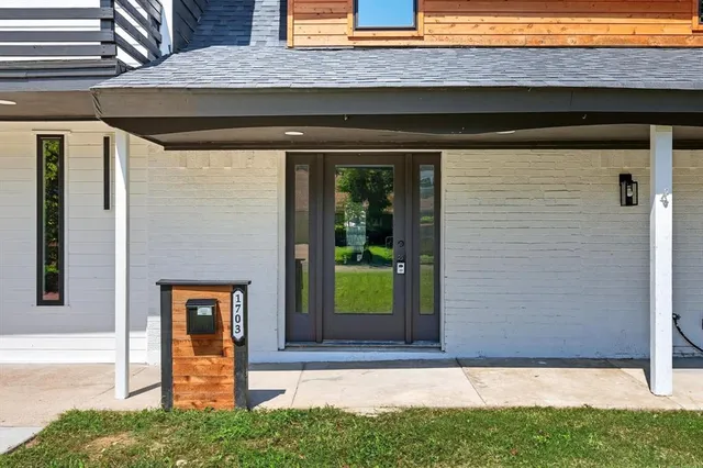 $399,000 | 1703 Foster Drive, Arlington, TX 76012