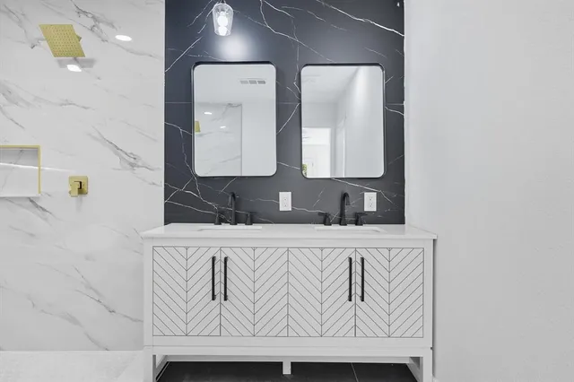 $399,000 | 1703 Foster Drive, Arlington, TX 76012