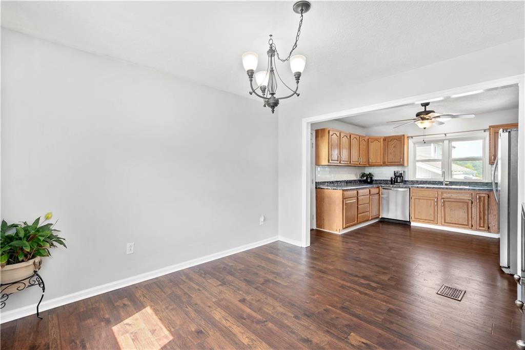 1805 Devonshire Road Coraopolis, PA 15108 - Photo 7 of 25 Gallery Image 7