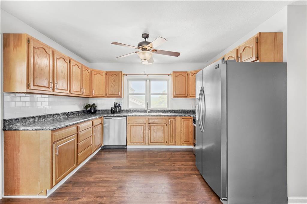 1805 Devonshire Road Coraopolis, PA 15108 - Photo 9 of 25 Gallery Image 9