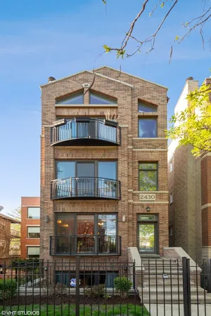$4,000 | 2430 West Iowa Street, Unit 1, Chicago, IL 60622