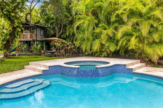 $7,350,000 | 8941 Southwest 65th Court, Pinecrest, FL 33156