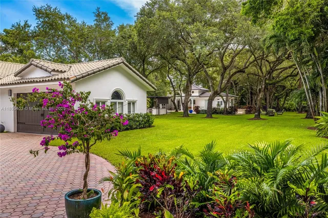 $7,350,000 | 8941 Southwest 65th Court, Pinecrest, FL 33156