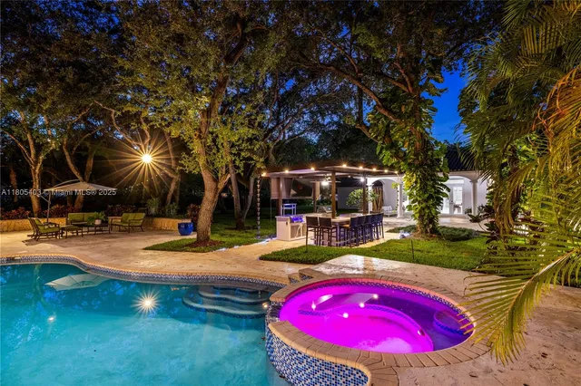 $7,350,000 | 8941 Southwest 65th Court, Pinecrest, FL 33156