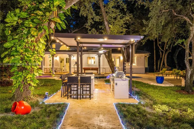 $7,350,000 | 8941 Southwest 65th Court, Pinecrest, FL 33156