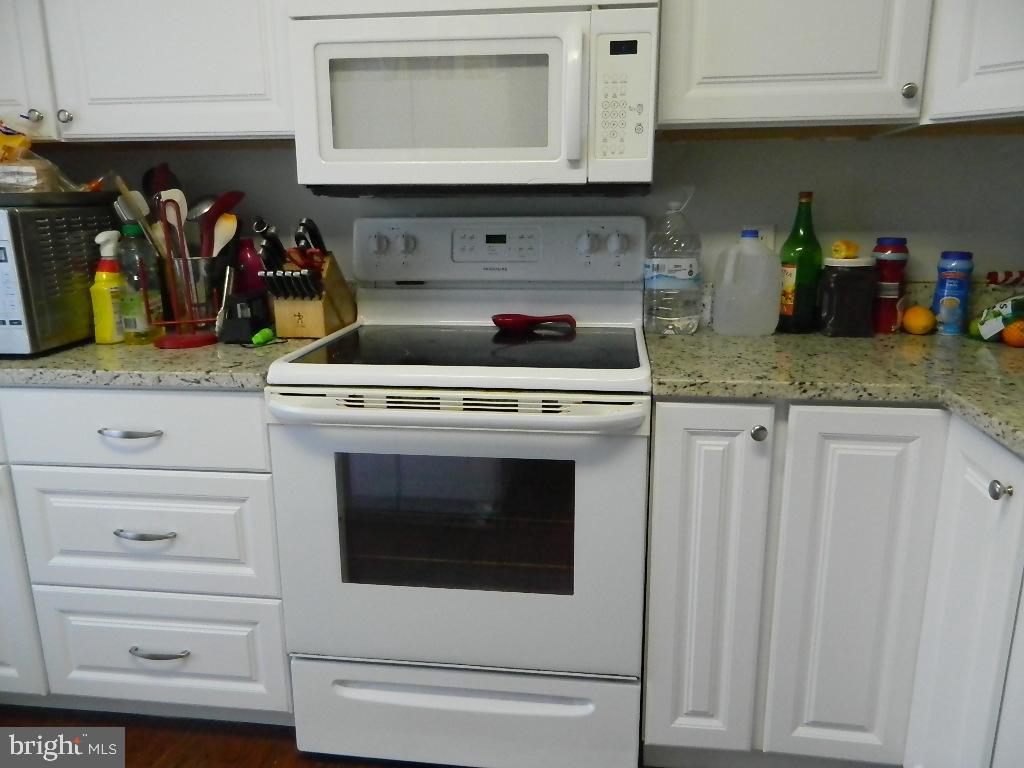 132 West Strasburg Road Front Royal, VA 22630 - Photo 16 of 39 Kitchen