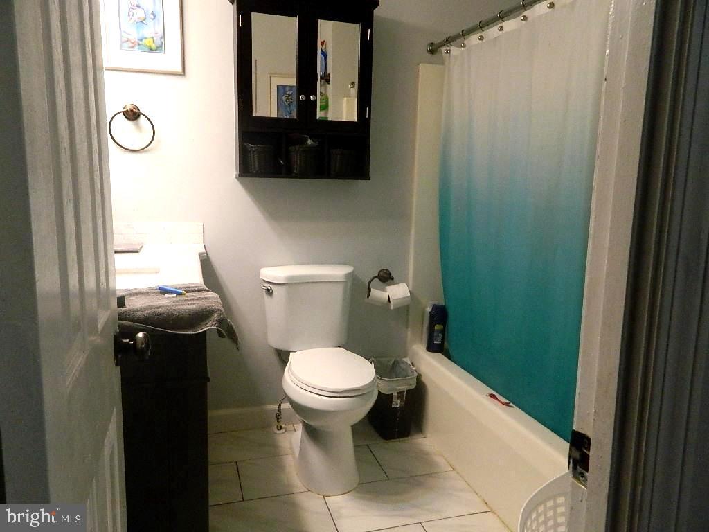 132 West Strasburg Road Front Royal, VA 22630 - Photo 25 of 39 Upstairs Bath