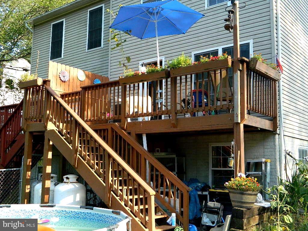 132 West Strasburg Road Front Royal, VA 22630 - Photo 6 of 39 Back Deck