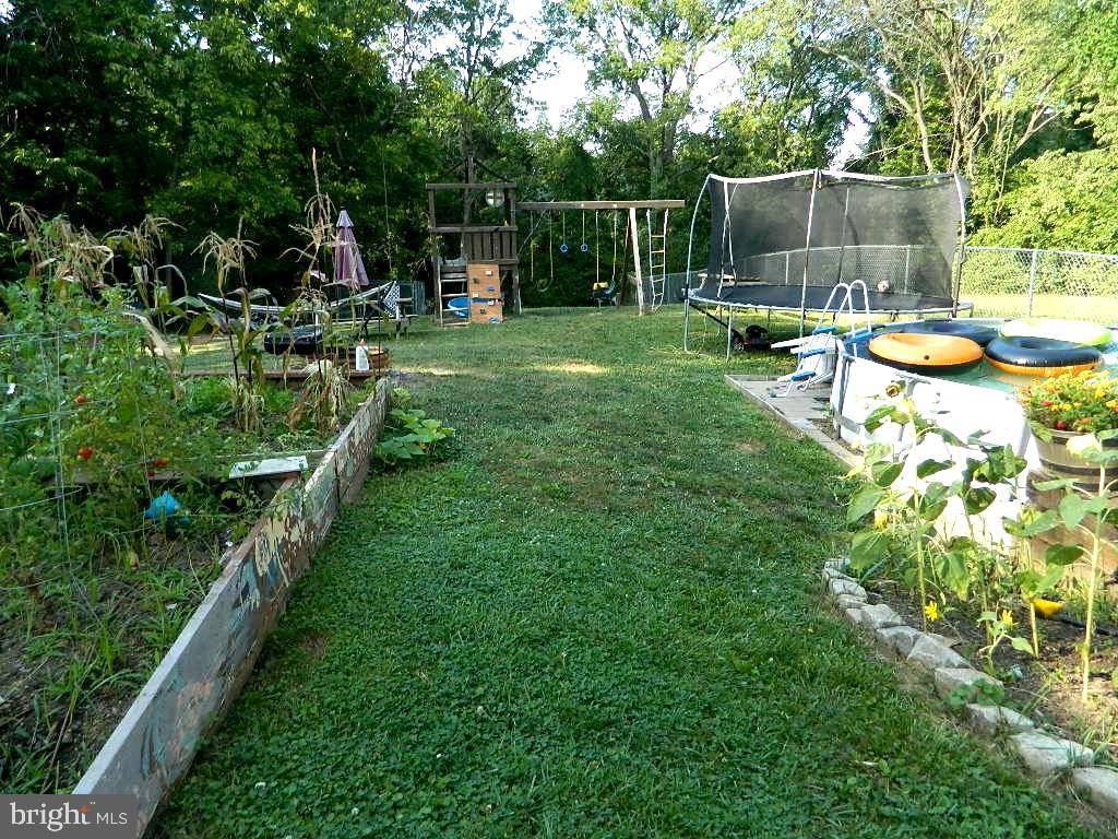 132 West Strasburg Road Front Royal, VA 22630 - Photo 9 of 39 Lots of Room in Backyard