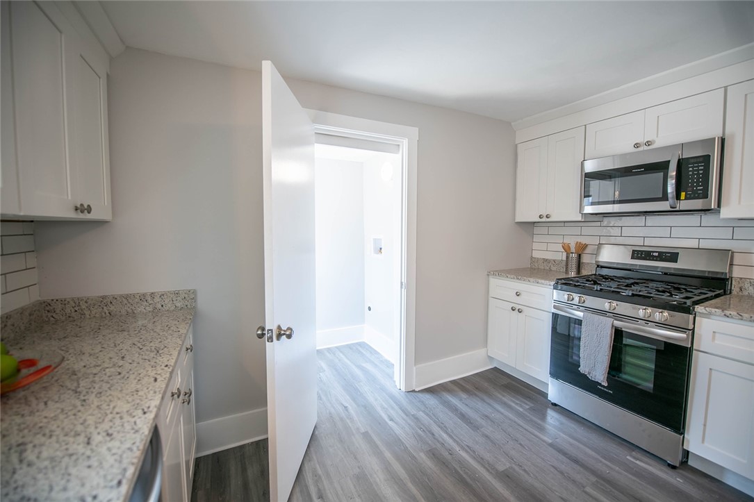 9 Meadow Street Warren, RI 02885 - Photo 2 of 24