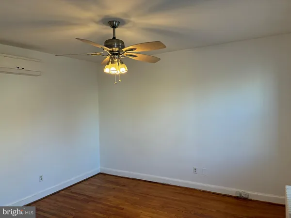 a window in an empty room