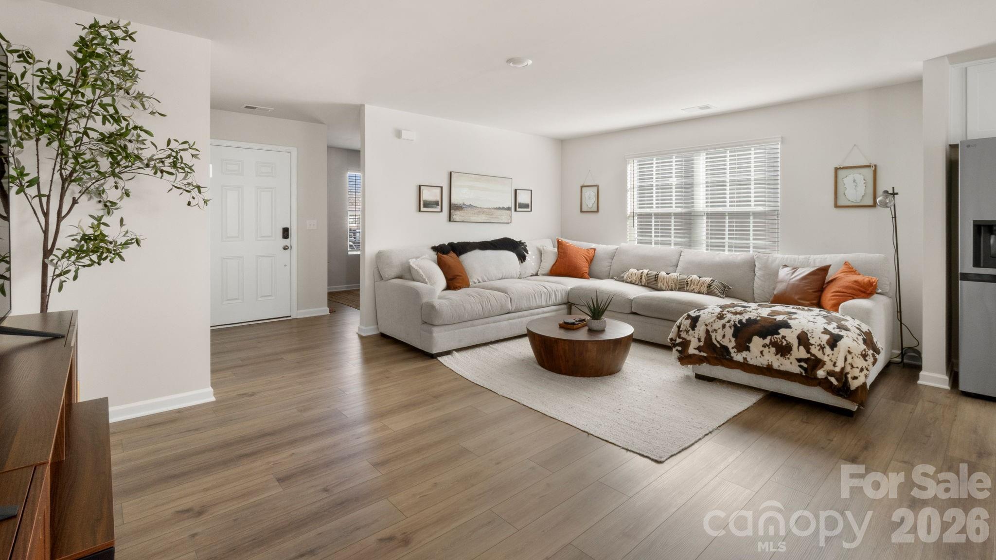 1615 Spring Edgemoor Sc 29712 Edgemoor, SC 29712 - Photo 7 of 30 a living room with furniture and a window