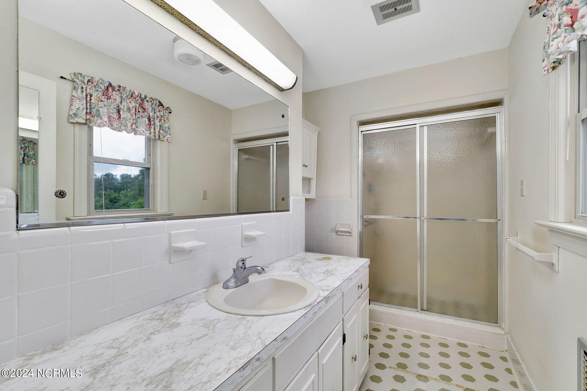 1279 Bay Road Teachey, NC 28464 - Photo 19 of 26 Master Bath