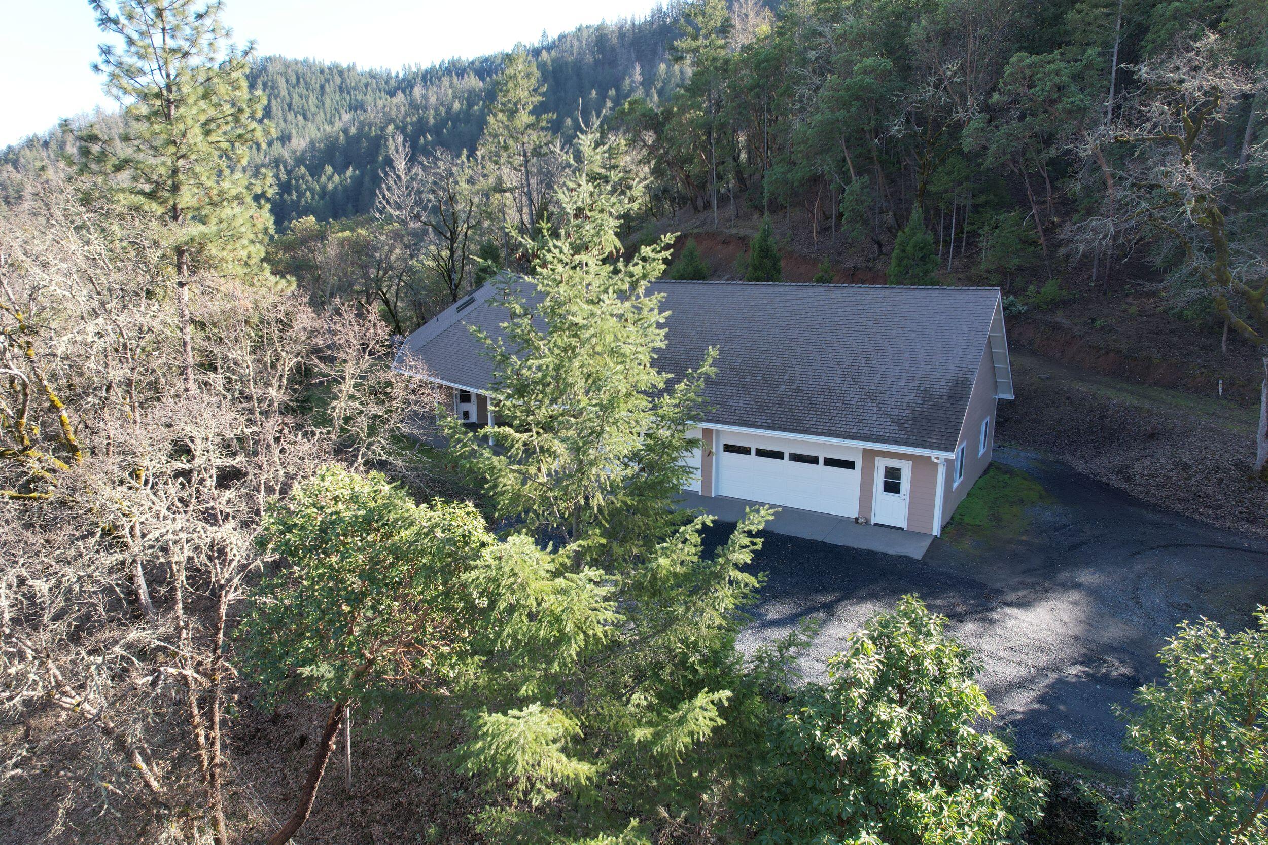1682 Brown Road Jacksonville, OR 97530 - Photo 30 of 51 7