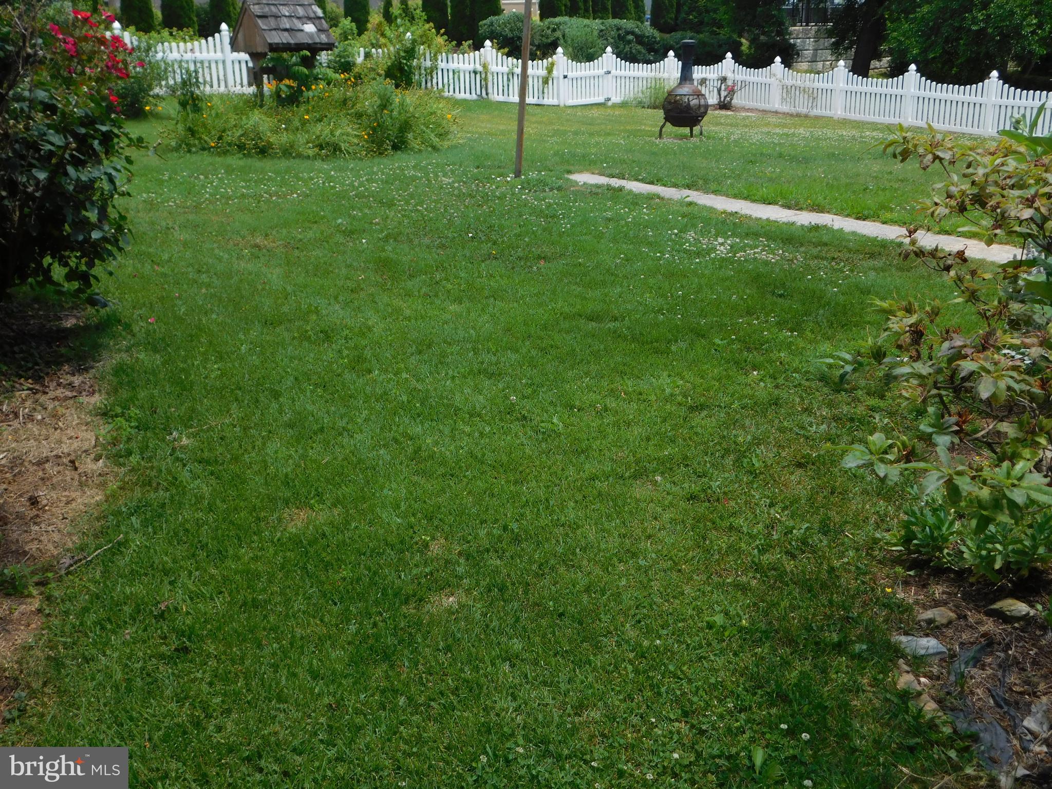 407 Chancellor Road York, PA 17403 - Photo 29 of 30 Large level fenced-in backyard-maint-free fencing