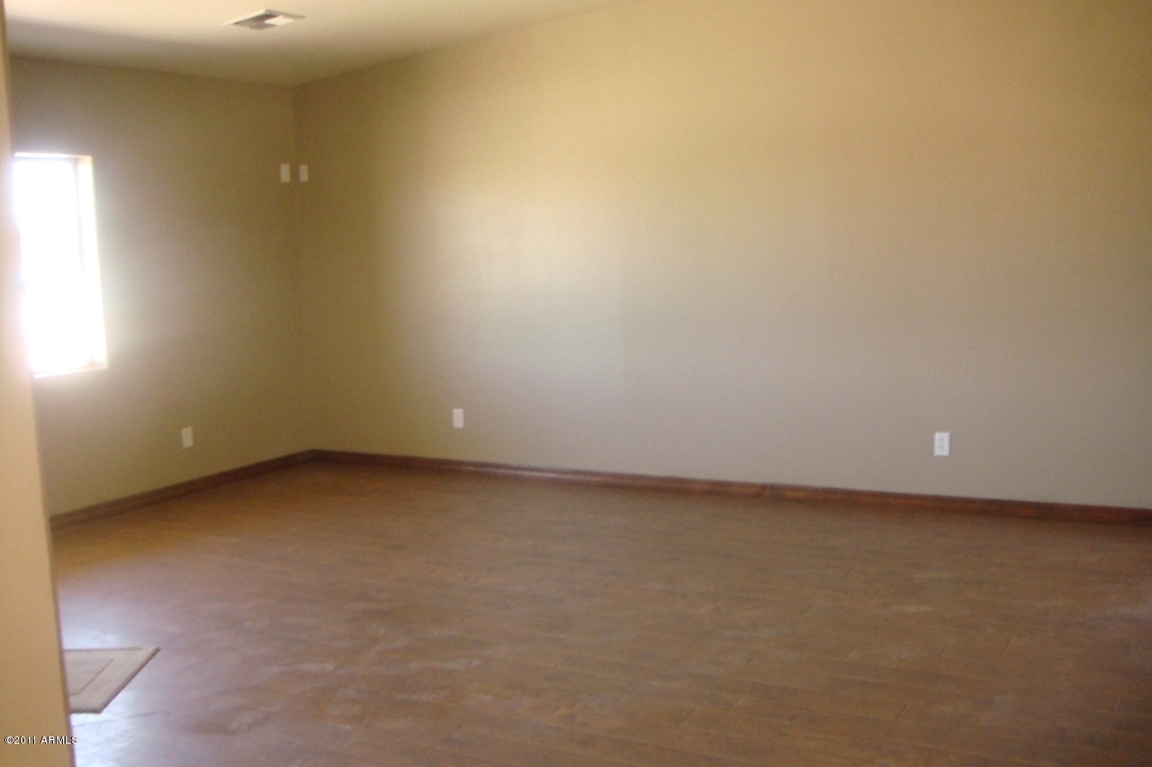 610 North Merrill Road Mesa, AZ 85207 - Photo 16 of 31 Living room