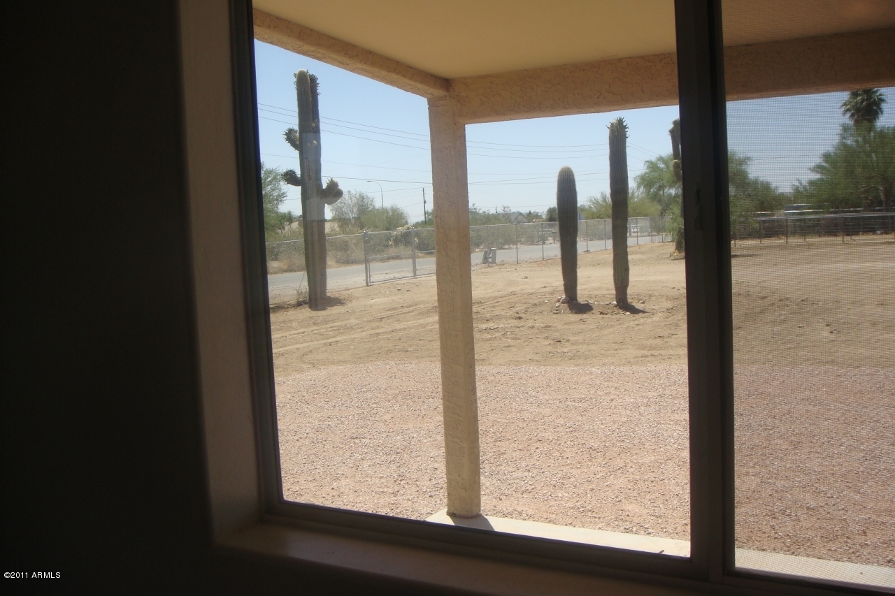 610 North Merrill Road Mesa, AZ 85207 - Photo 21 of 31 out family room