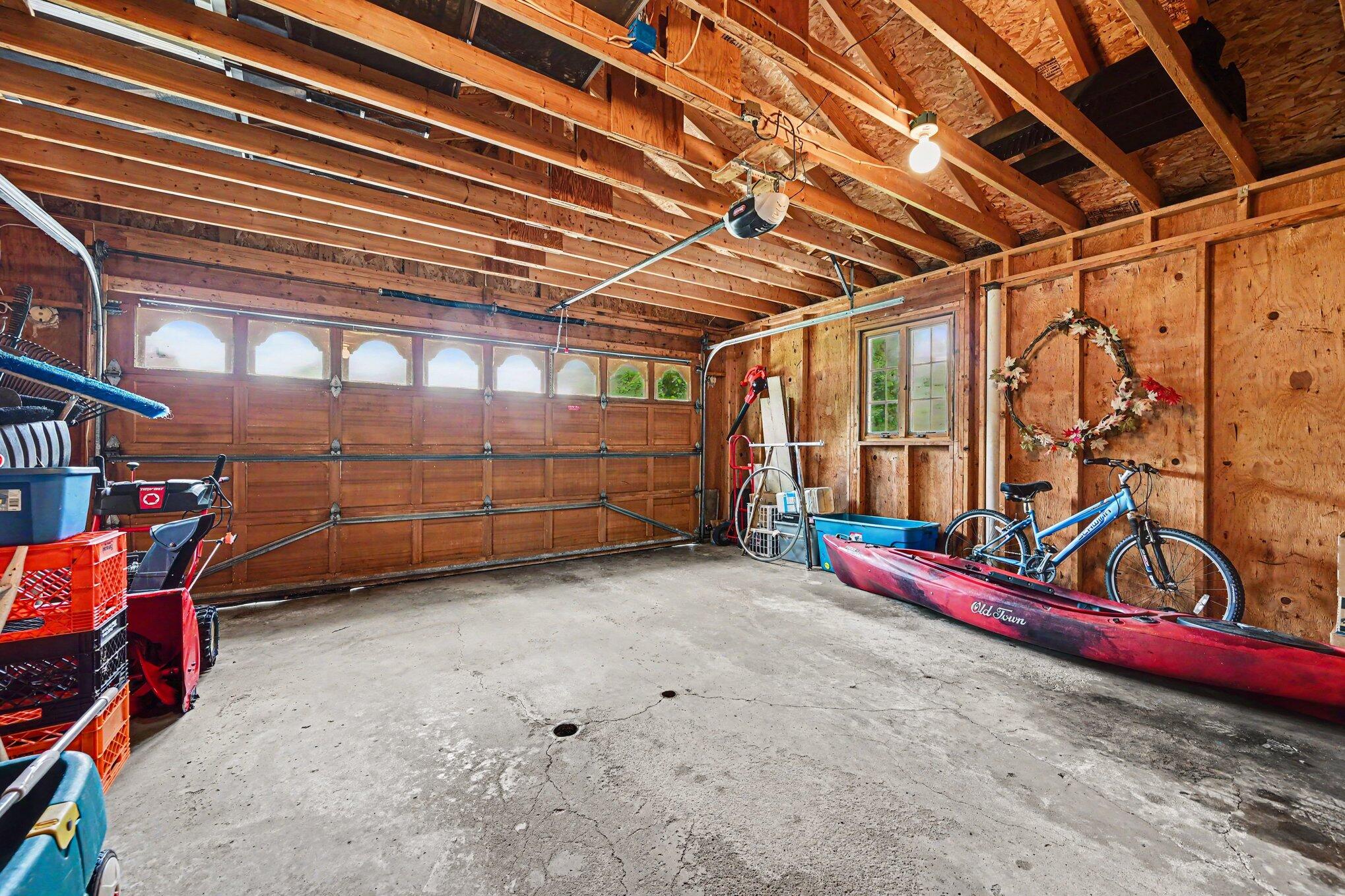 3923 Devonshire Avenue Kalamazoo, MI 49006 - Photo 18 of 23 019_file_8655