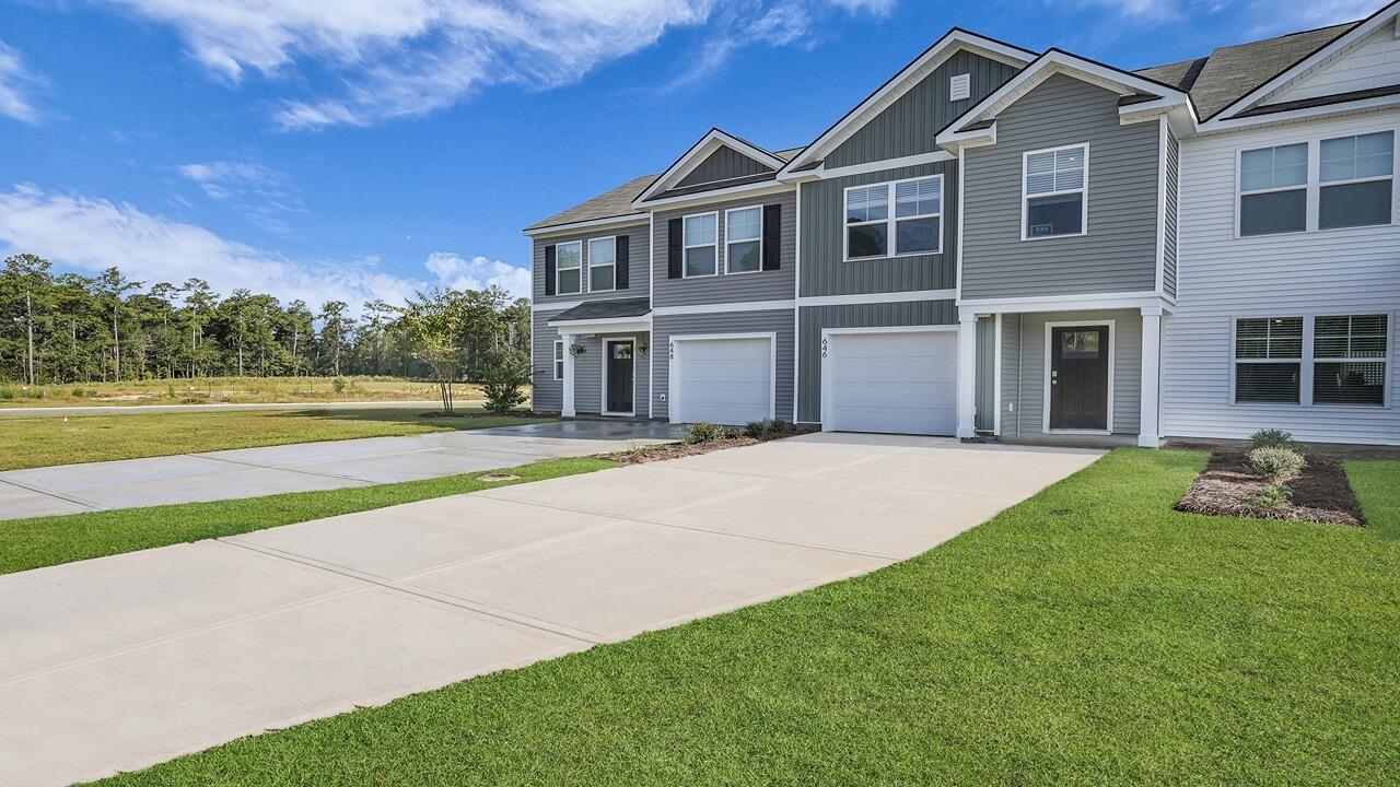 642 Pleasant Grv Way Summerville, SC 29486 - Photo 2 of 40 8_ecp06068-1