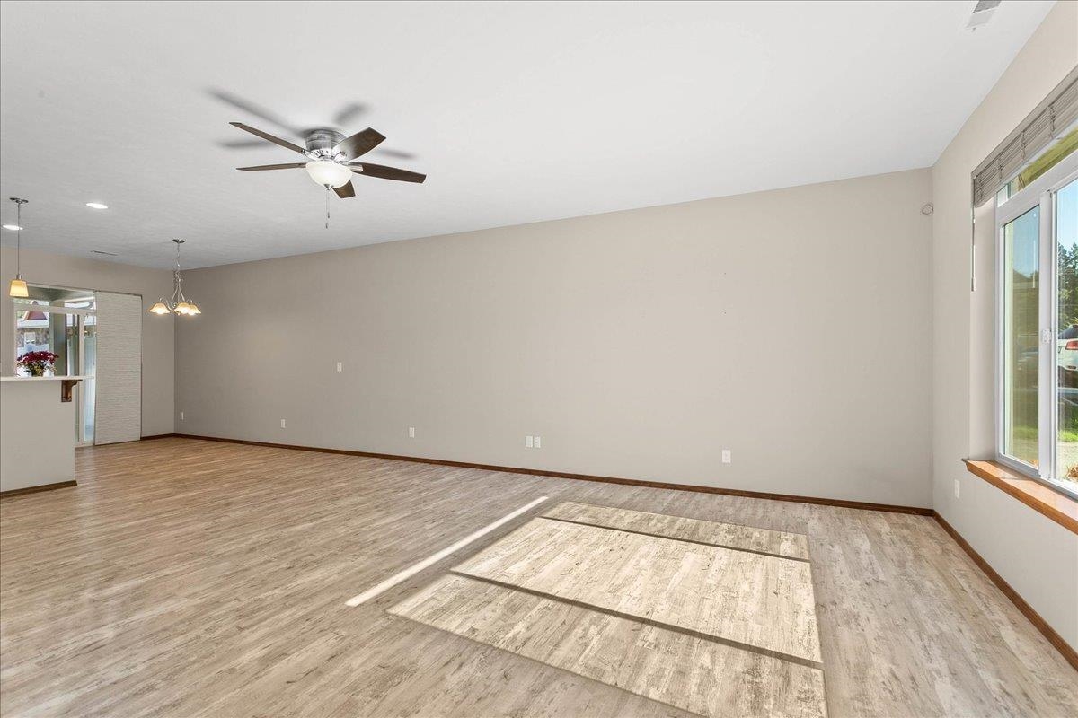12925 North Raptor Lane Spokane, WA 99208 - Photo 4 of 33 Gallery Image 4