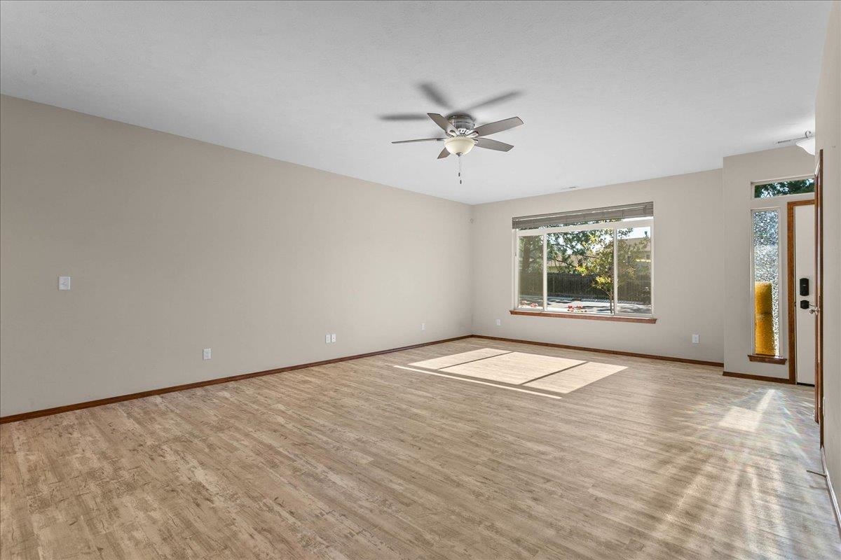 12925 North Raptor Lane Spokane, WA 99208 - Photo 6 of 33 Gallery Image 6