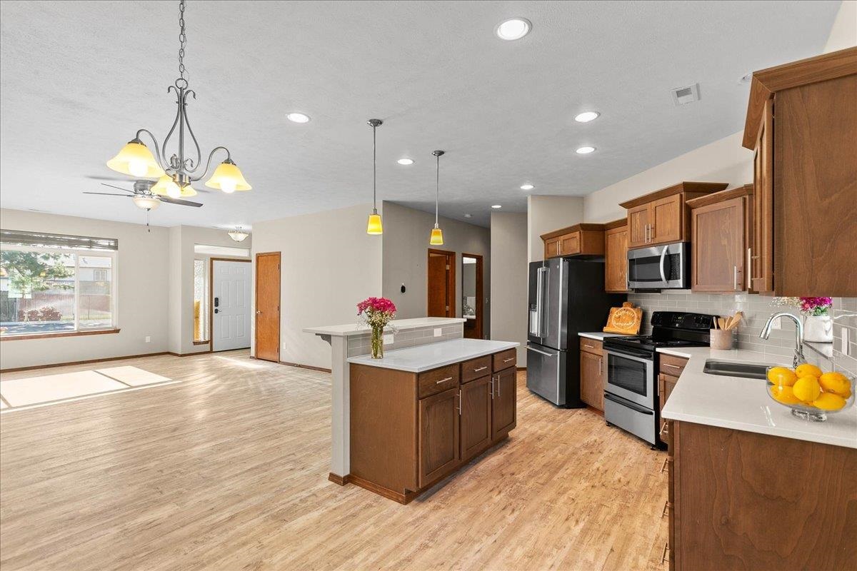 12925 North Raptor Lane Spokane, WA 99208 - Photo 9 of 33 Gallery Image 9