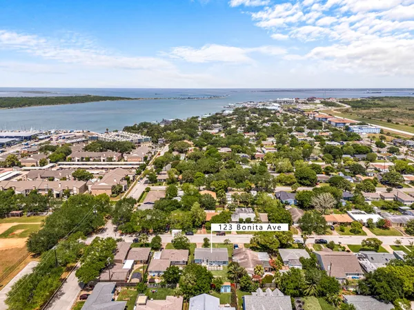 $240,000 | 123 Bonita Avenue, Galveston, TX 77550