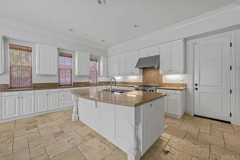 $1,995,000 | 440 Evening View Drive, Chula Vista, CA 91914