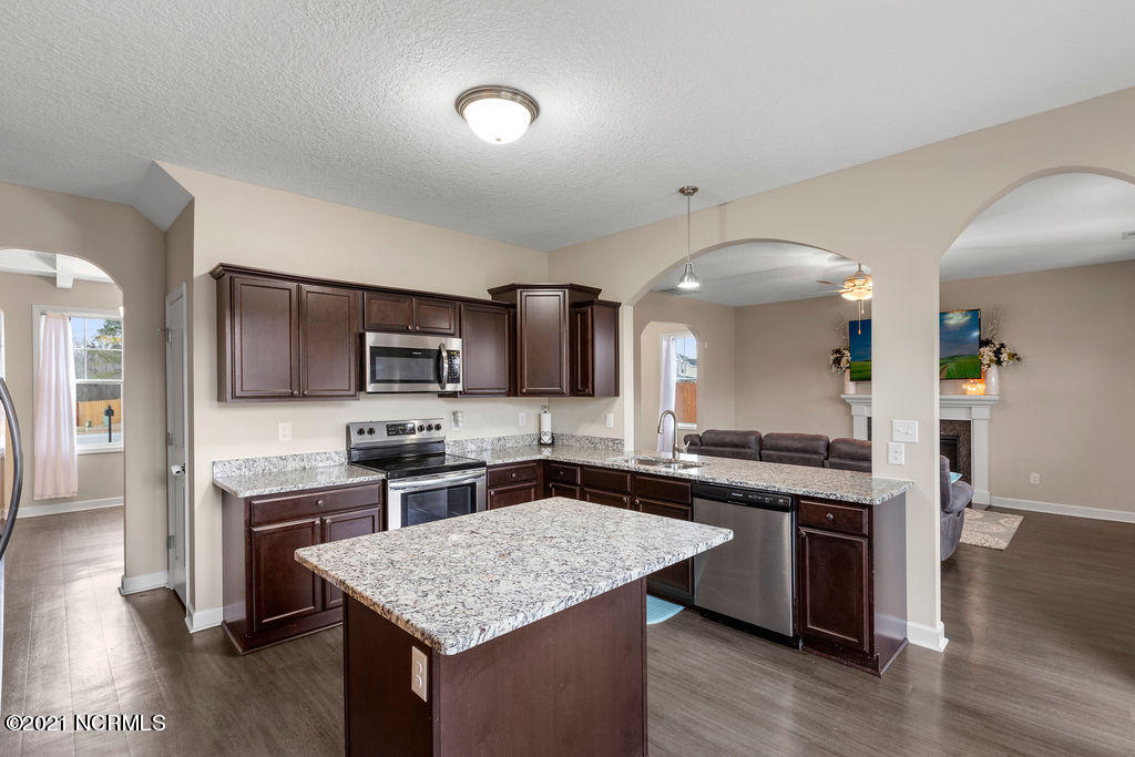 913 Courthouse Crossing Jacksonville, NC 28546 - Photo 7 of 24 IMG_2165