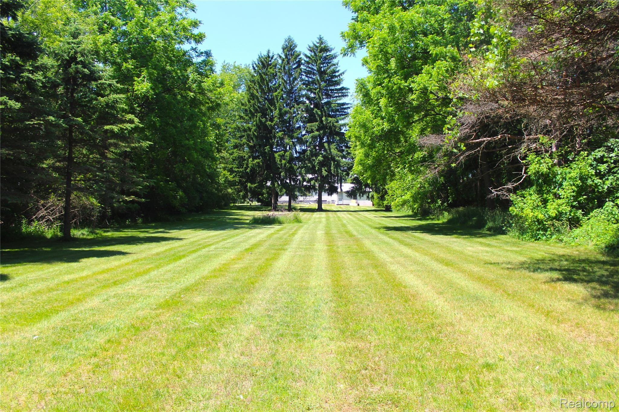 2481 Utley Road Flint, MI 48532 - Photo 7 of 8 Utley - 22.JPG