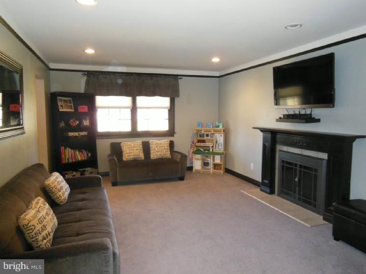 1643 Whitehouse Road Ambler, PA 19002 - Photo 6 of 18 Gallery Image 6