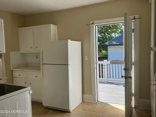 $3,100 | 84 McLaren Street, Red Bank, NJ 07701