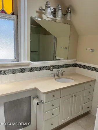 $3,100 | 84 McLaren Street, Red Bank, NJ 07701
