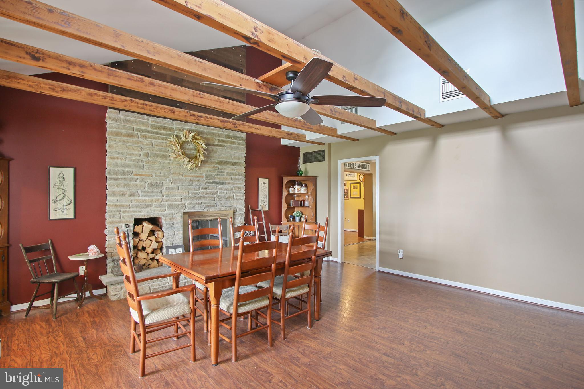2820 Old Washington Road Westminster, MD 21157 - Photo 4 of 38 Front entry / dining area
