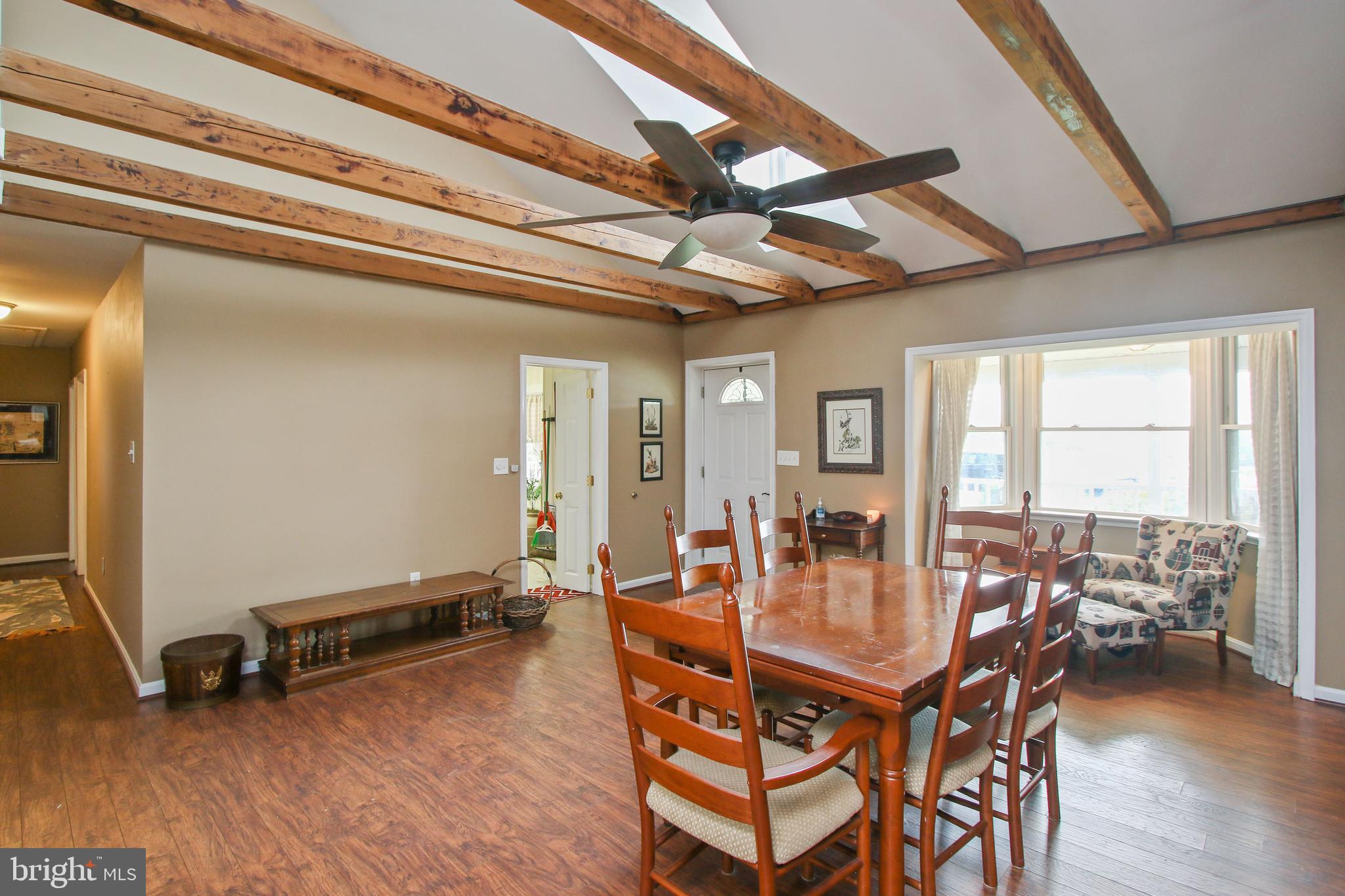 2820 Old Washington Road Westminster, MD 21157 - Photo 5 of 38 Front entry / dining area