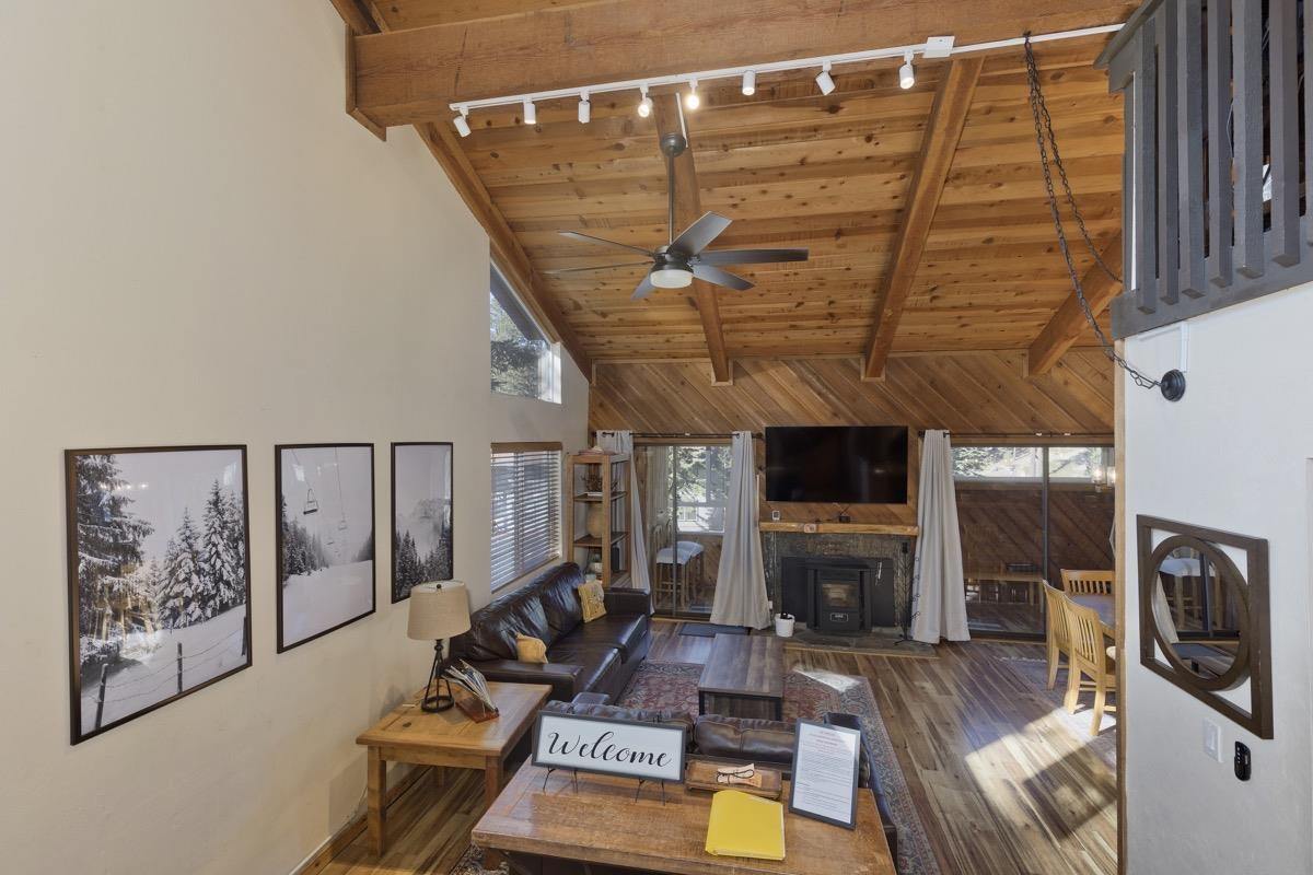 175 Mammoth Slopes Drive, Unit 3 Mammoth Lakes, CA 93546 - Photo 11 of 30 a living room with furniture