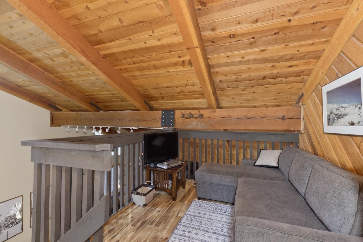 175 Mammoth Slopes Drive, Unit 3 Mammoth Lakes, CA 93546 - Photo 18 of 30 a view of a couch in the balcony
