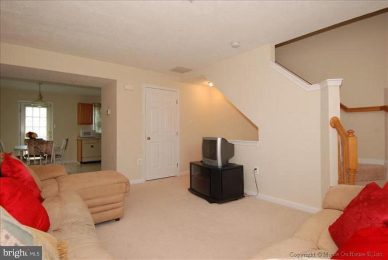 8317 Spadderdock Way Laurel, MD 20724 - Photo 15 of 25 Living Room #2