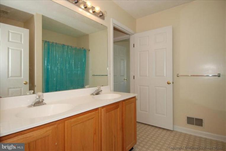 8317 Spadderdock Way Laurel, MD 20724 - Photo 16 of 25 Bath #1