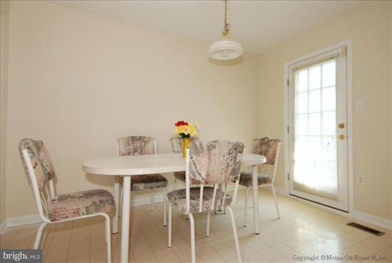 8317 Spadderdock Way Laurel, MD 20724 - Photo 22 of 25 Dining Area