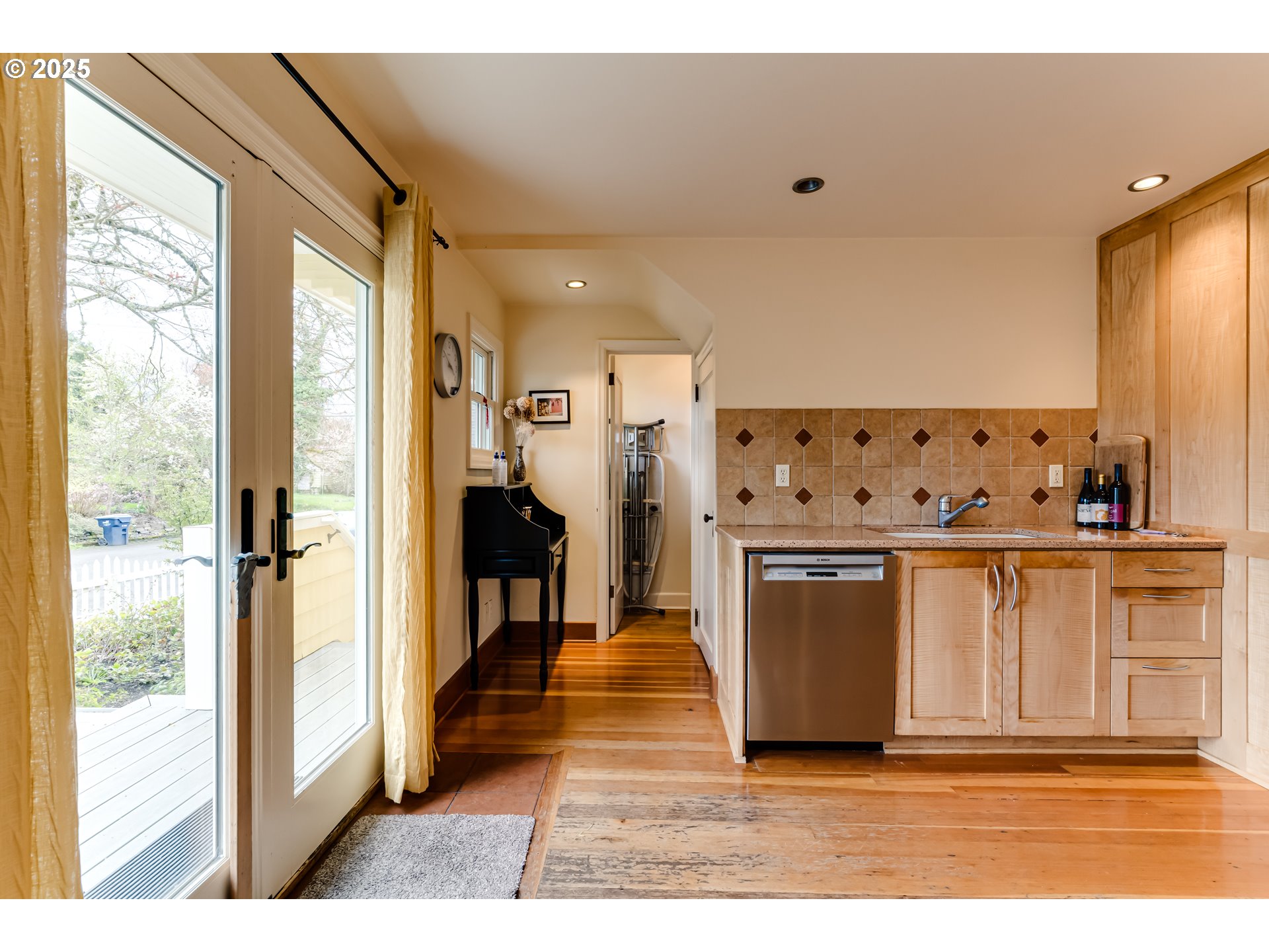 1996 Monroe Street Eugene, OR 97405 - Photo 17 of 47 a view of a living room